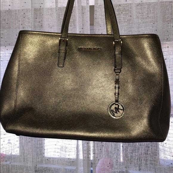 Gold Michael Kors Purse - Picture 3 of 8